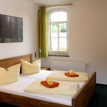 Pension Und Ferienwohnung Am Teich Schleiz Εξωτερικό φωτογραφία