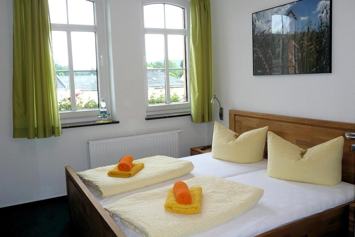 Pension Und Ferienwohnung Am Teich Schleiz Εξωτερικό φωτογραφία